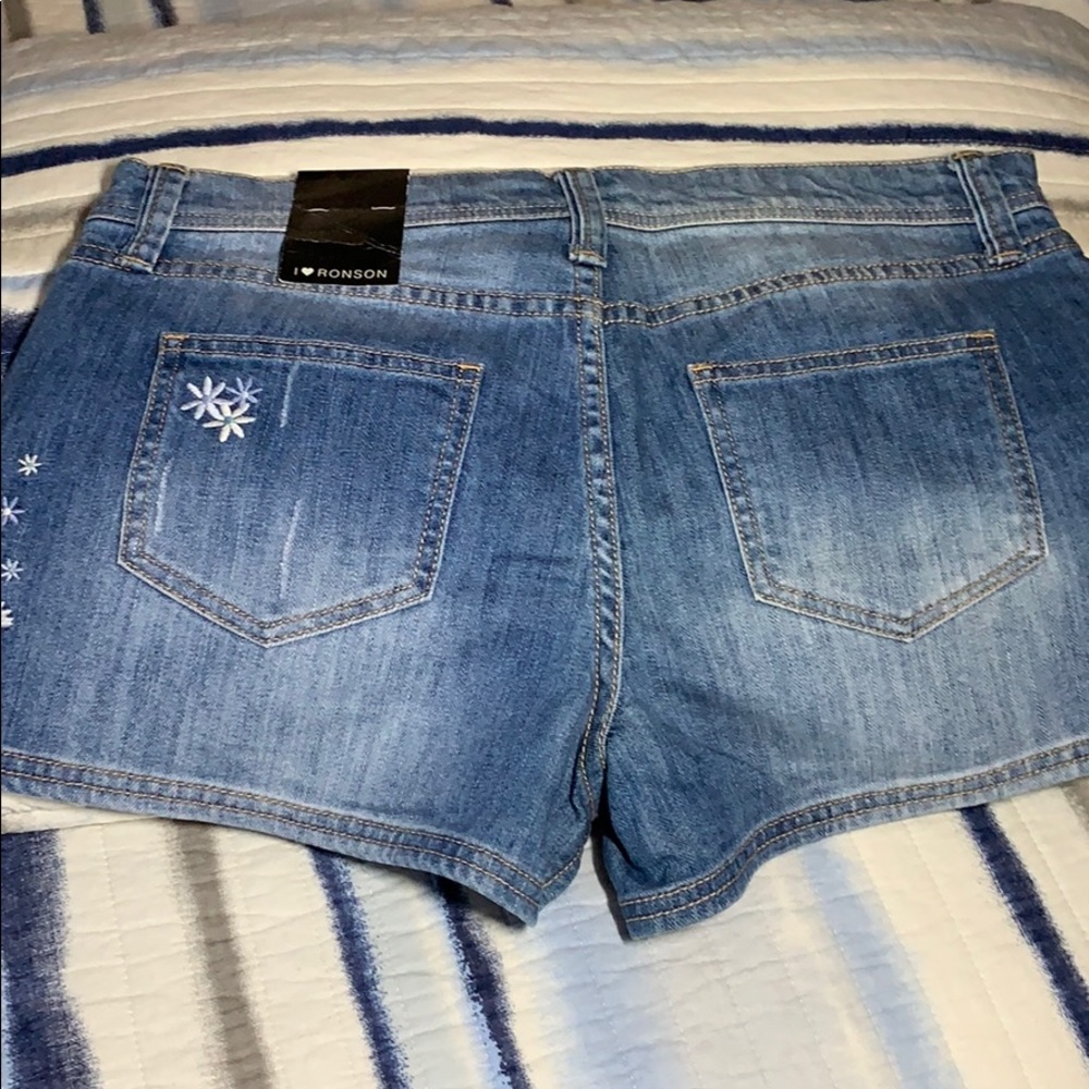 I ❤️Ronson Shorts - Picture 6 of 7